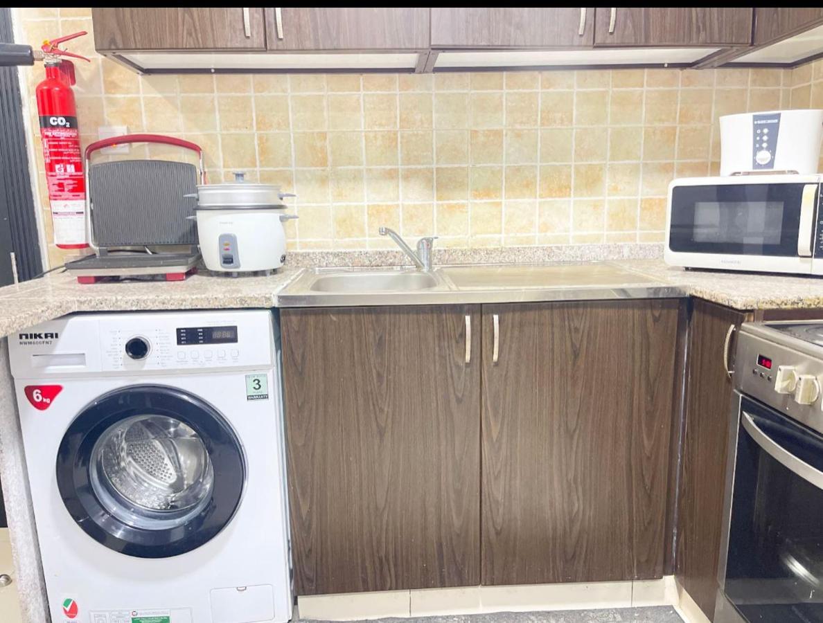 Private Gorgeous Room With Marina View With Shared Kitchen In Shared Apartment Dubai Exteriör bild
