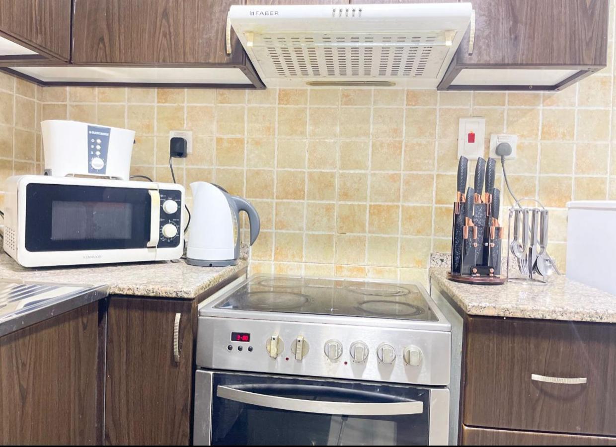 Private Gorgeous Room With Marina View With Shared Kitchen In Shared Apartment Dubai Exteriör bild