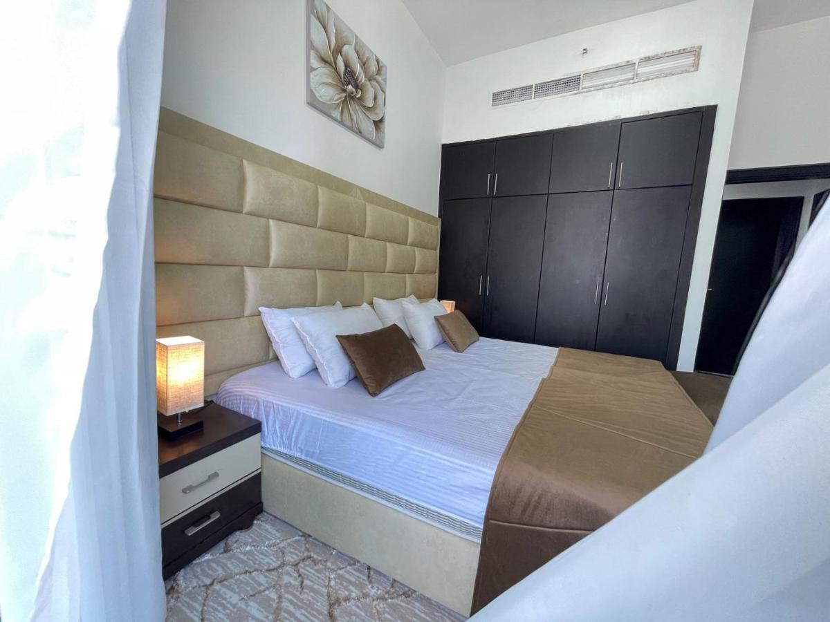 Private Gorgeous Room With Marina View With Shared Kitchen In Shared Apartment Dubai Exteriör bild