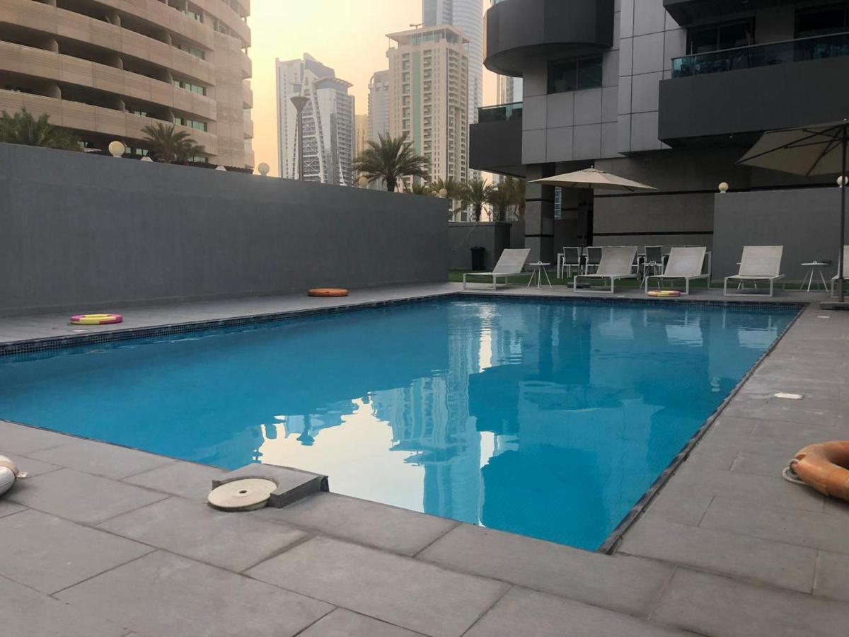Private Gorgeous Room With Marina View With Shared Kitchen In Shared Apartment Dubai Exteriör bild