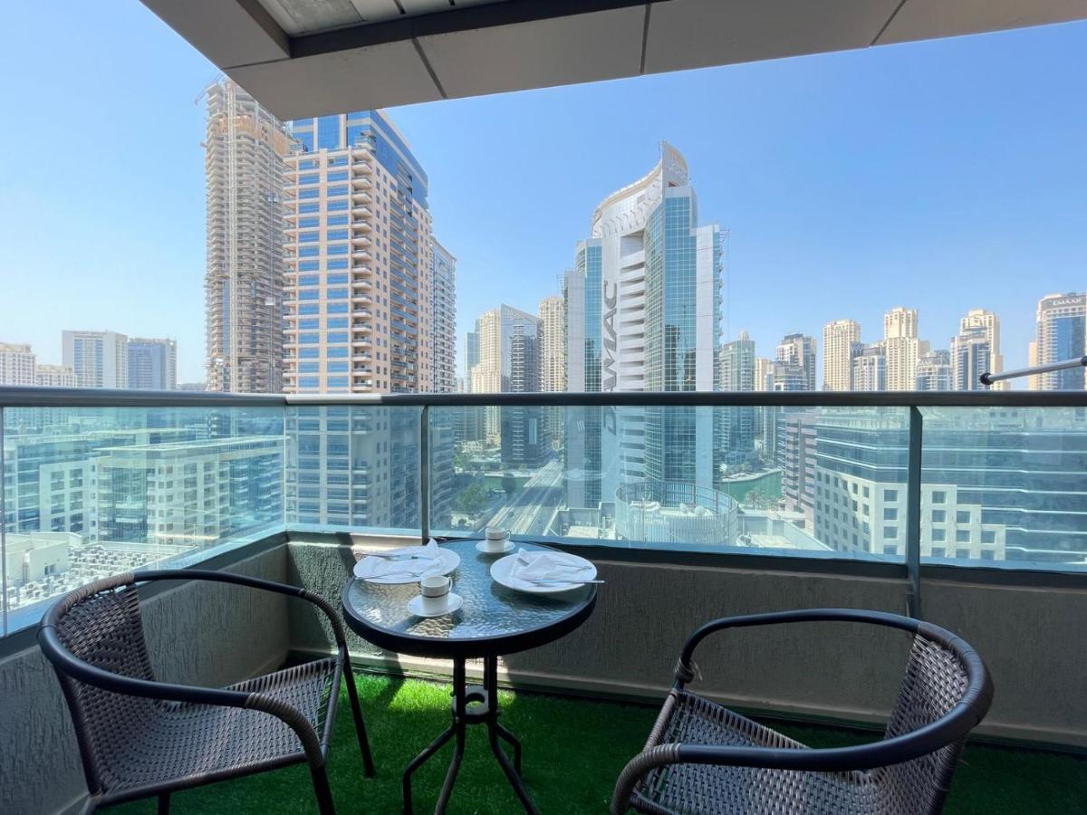 Private Gorgeous Room With Marina View With Shared Kitchen In Shared Apartment Dubai Exteriör bild