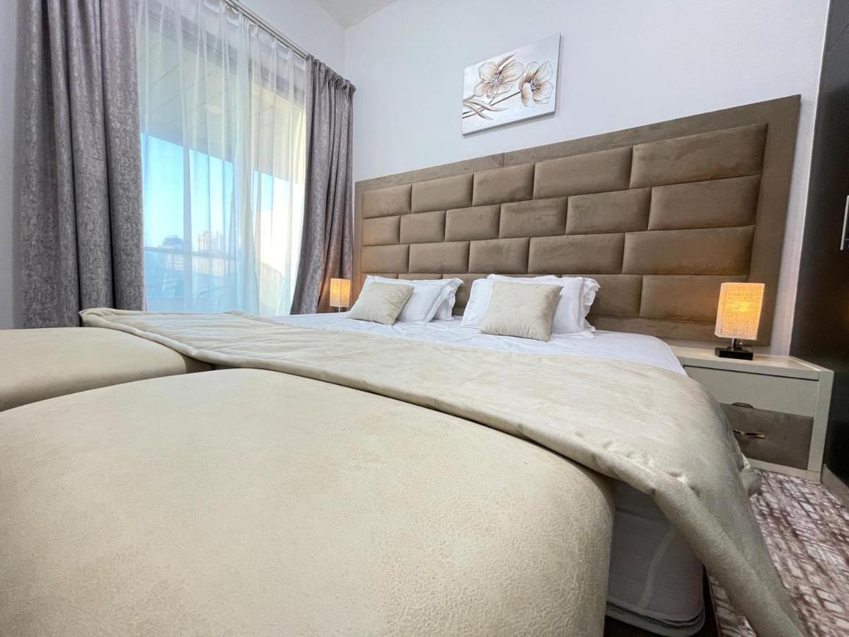 Private Gorgeous Room With Marina View With Shared Kitchen In Shared Apartment Dubai Exteriör bild
