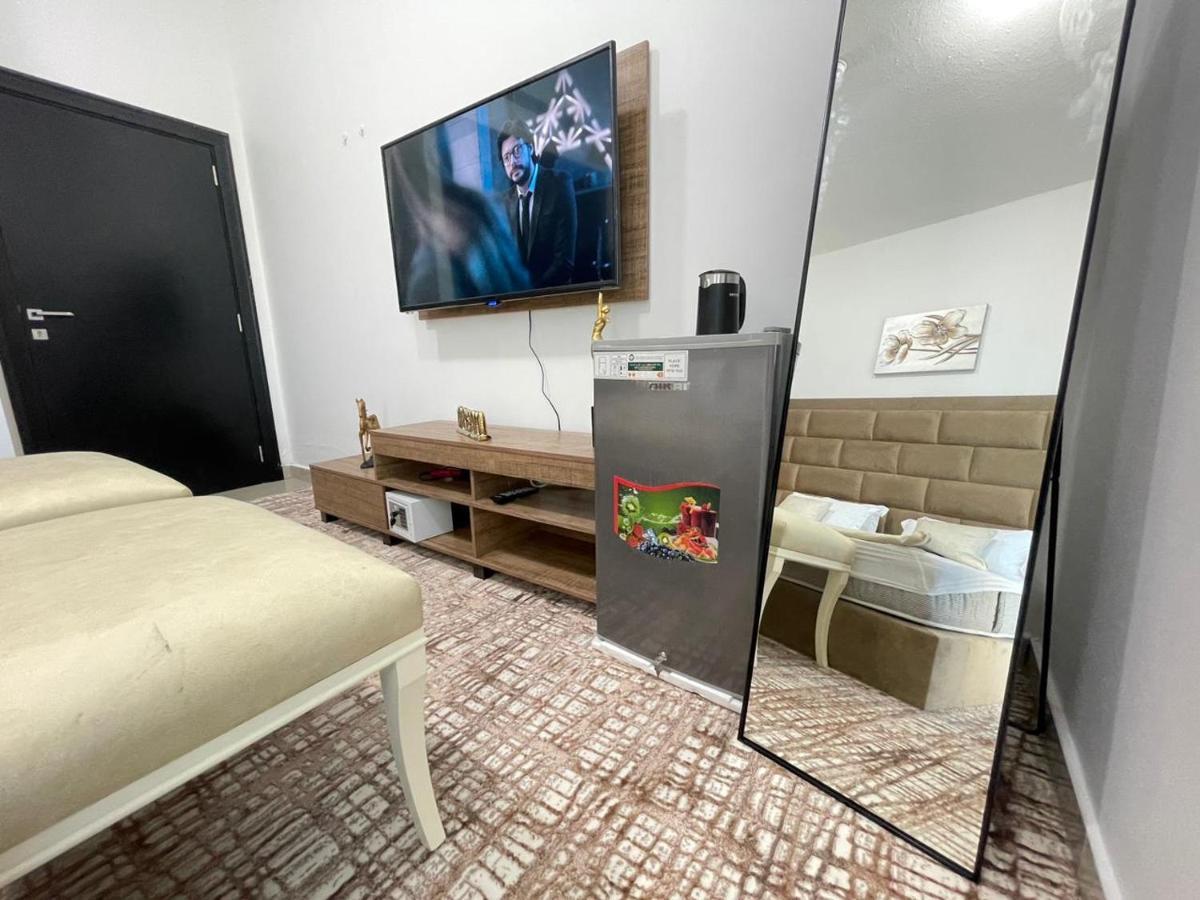 Private Gorgeous Room With Marina View With Shared Kitchen In Shared Apartment Dubai Exteriör bild