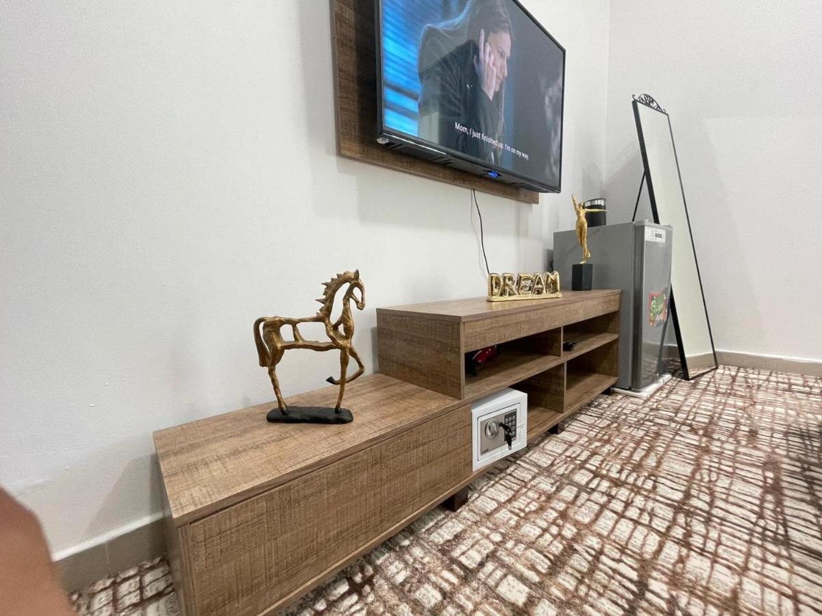 Private Gorgeous Room With Marina View With Shared Kitchen In Shared Apartment Dubai Exteriör bild
