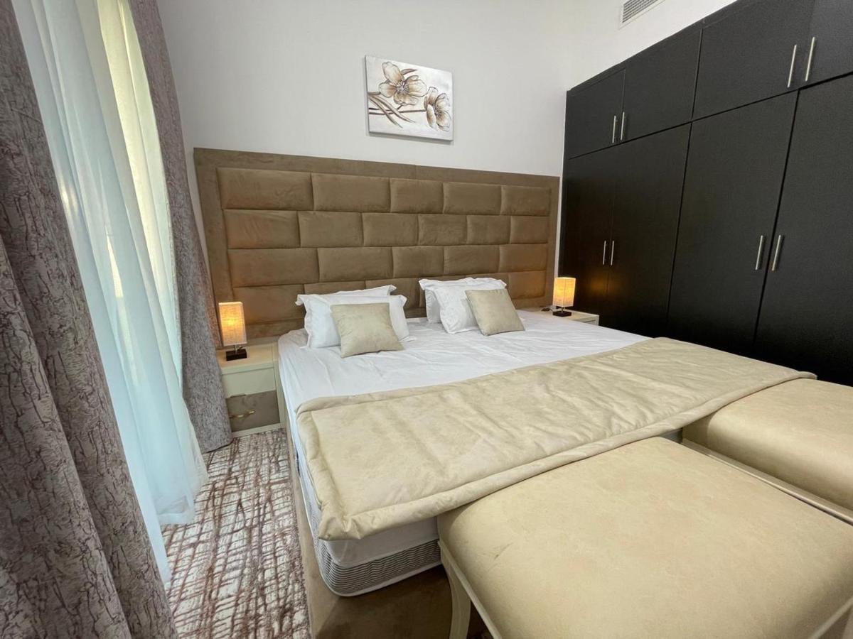 Private Gorgeous Room With Marina View With Shared Kitchen In Shared Apartment Dubai Exteriör bild