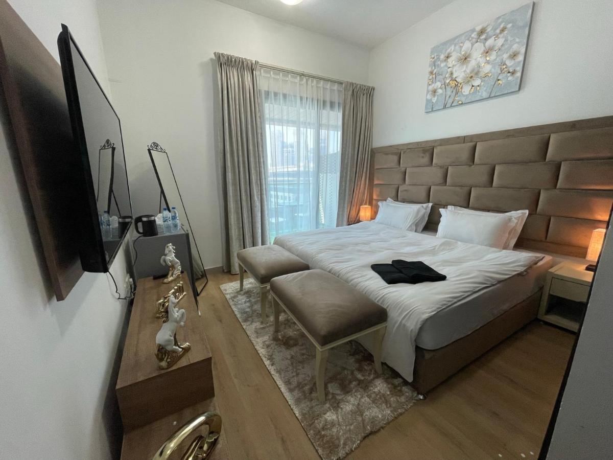 Private Gorgeous Room With Marina View With Shared Kitchen In Shared Apartment Dubai Exteriör bild
